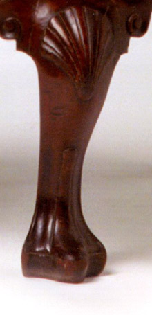 Philadelphia Queen Anne Shell & Voluted Knee Easy Chair Leg Detail